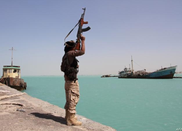 إيران تلوّح بورقة باب المندب وتهدد بـ ظلام دامس