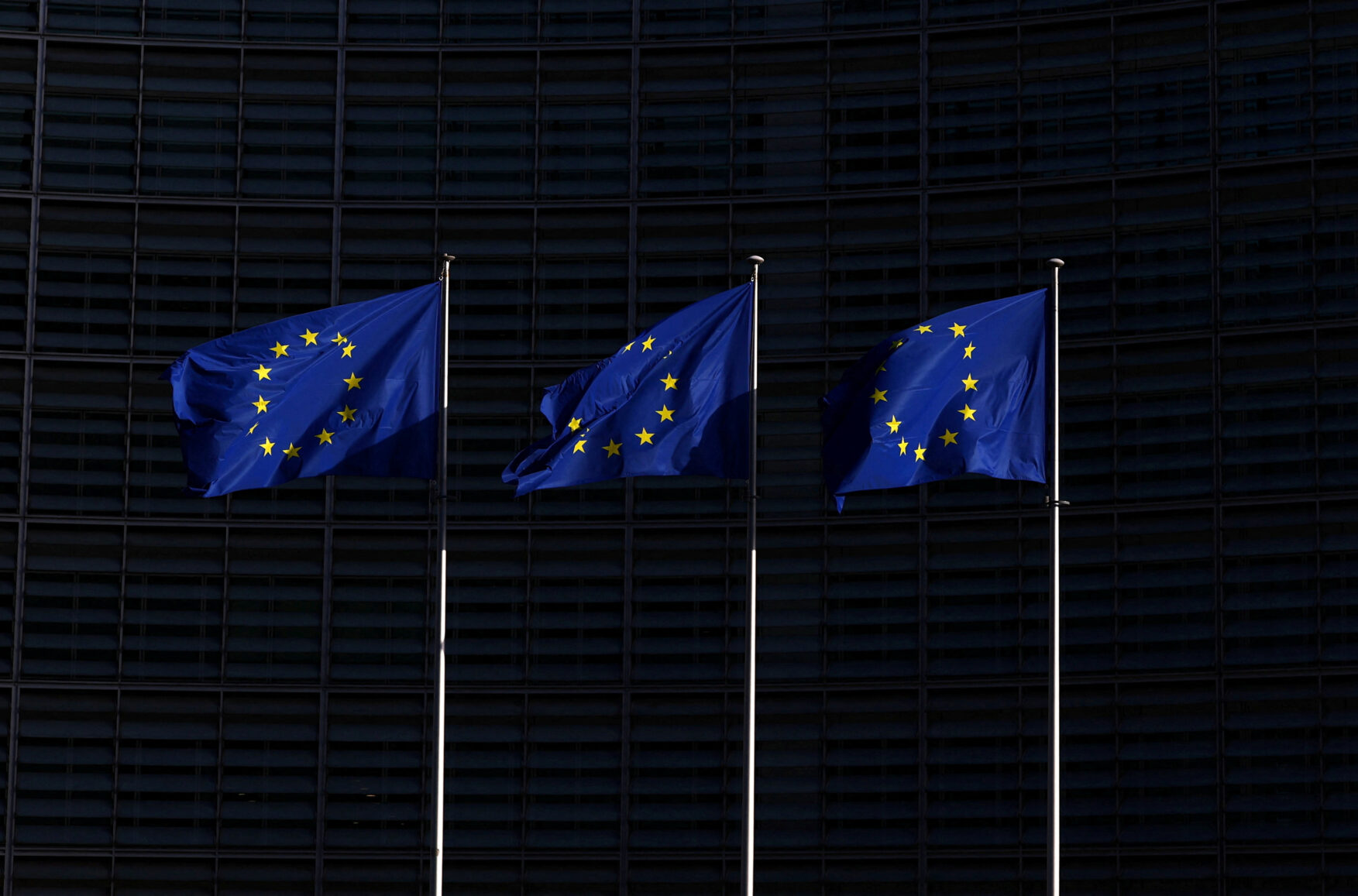 الاتحاد الأوروبي يرفض فرض رسوم لعبور مضيق هرمز