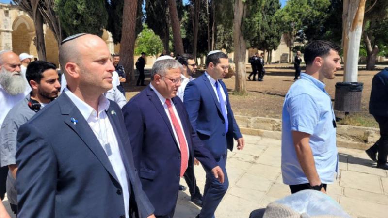 بن غفير يقود اقتحام المستوطنين للأقصى ويؤدون صلوات تلمودية