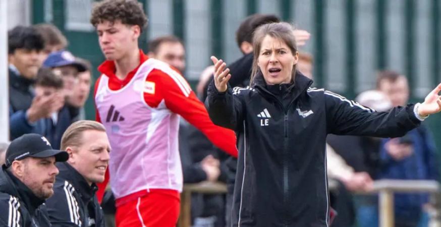 سابقة تاريخية في البوندسليجا.. امرأة تقود تدريب فريق رجال