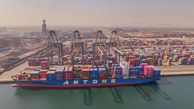 طهران ترد على الحصار الأمريكي بتهديد موانئ الخليج