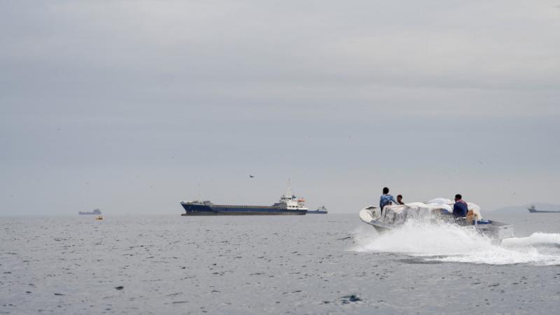 ستدمر فورا .. ترامب يحذر سفن الهجوم السريع الإيرانية