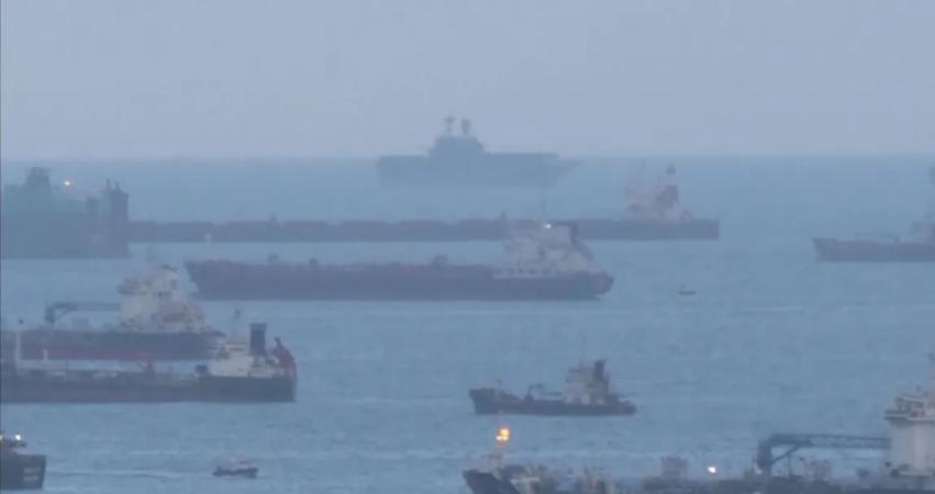 20 ألف بحار على 2000 سفينة عالقة بمضيق هرمز.. كيف يعيشون؟
