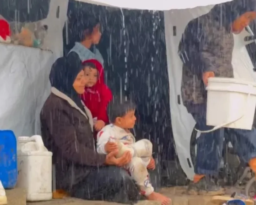 أطفال غزة وبائعة الكبريت.. حين يتحول الخيال إلى مأساة واقعية بغزة