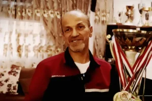 عدنان القصار.. فارس دفع عقدين من عمره ثمن تفوقه على باسل الأسد