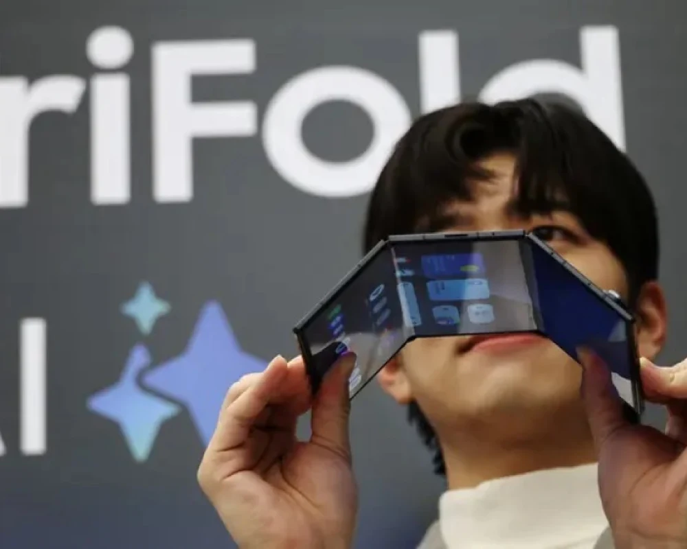 أشبه بالخيال العلمي.. هاتف من سامسونغ يتغيّر شكله حسب الحاجة
