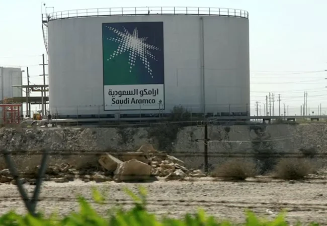 استهداف مصفاة تابعة لـ أرامكو بطائرة مسيرة وتعليق عملياتها