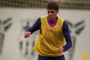 قرار حاسم من برشلونة بشأن حمزة عبد الكريم