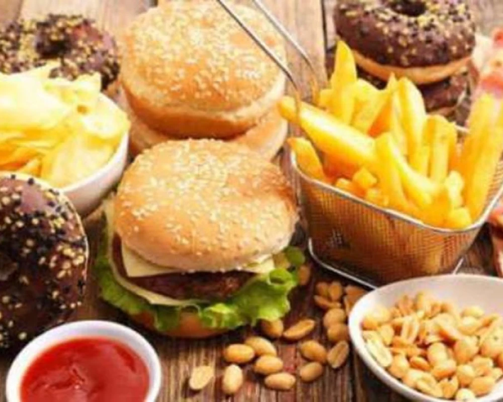 دراسة جديدة تكشف أضرار الأطعمة الجاهزة على القلب