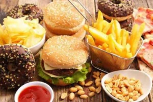 دراسة جديدة تكشف أضرار الأطعمة الجاهزة على القلب