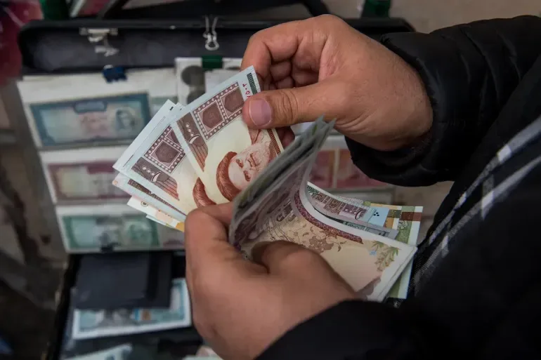 كيف سيقود عزل طهران إلى وقوع واشنطن في فخ بكين؟