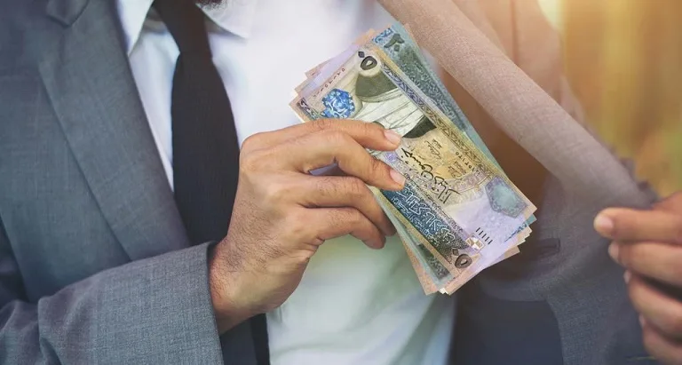 رواتب الرؤساء التنفيذيين و رؤساء مجالس ادارات البنوك الفلكية لا تنتمي للأردن