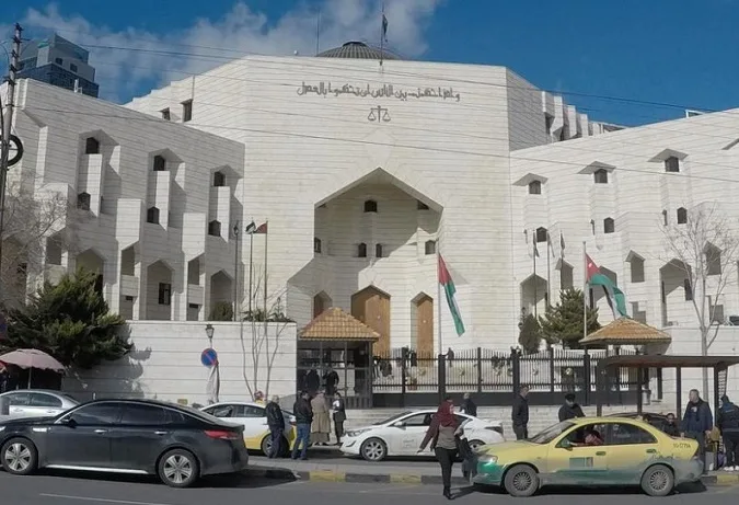 شورت في قصر العدل