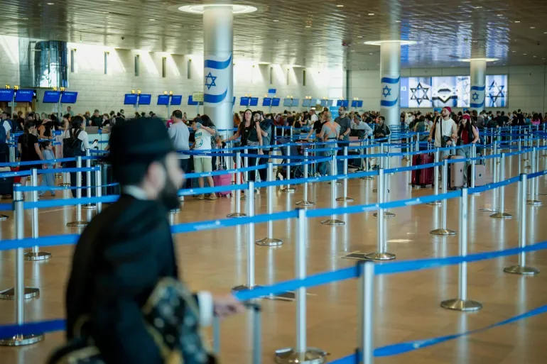 من الهجرة إلى الهروب.. ما الذي يدفع الإسرائيليين إلى الرحيل؟